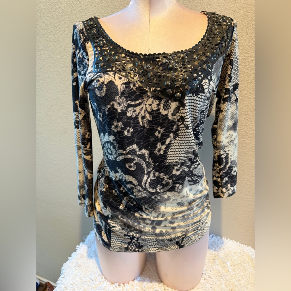 Chic Black and Cream Lace Blouse